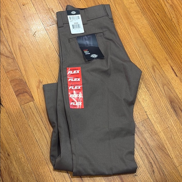 Dickies Brown Chinos Classic Khaki Style - Picture 2 of 4